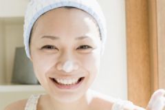 黑頭擠了出現(xiàn)小坑怎么辦？擠了黑頭之后怎么消紅？[多圖]