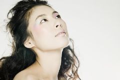 如何去除頸紋？脖子上的頸紋怎么消除？[多圖]