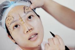 人們?yōu)槭裁醋稣危渴裁慈诉m合做整形？[多圖]