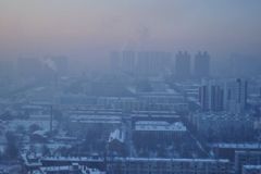 怎么預(yù)防霧霾對身體的傷害？如何減少霧霾對身體的危害？[圖]