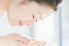 鹽水洗臉有好處嗎？鹽水洗臉有哪些好處嗎？[多圖]