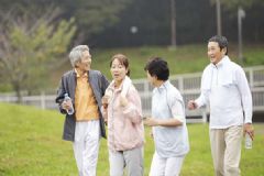 老年人腿腳抽筋是怎么回事？老年人腿腳抽筋是什么原因？[圖]