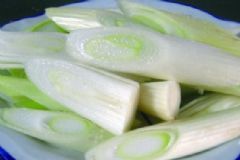 感冒吃蔥白有什么好處？蔥白怎么煮水治感冒？[圖]