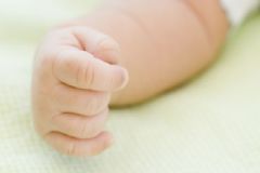 寶寶手指倒刺是怎么回事？防止手上長倒刺如何護(hù)理？[圖]