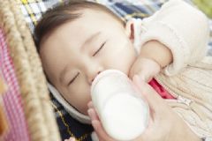 寶寶母乳厭奶期癥狀有哪些？寶寶厭奶的表現(xiàn)有哪些？[圖]