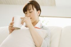 女性冬季手腳冰涼是什么原因？女性冬季手腳冰涼要怎么辦？[圖]