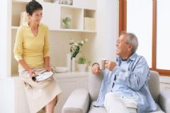 老人總是肚子脹氣怎么回事？怎么有效緩解肚子脹氣？[圖]