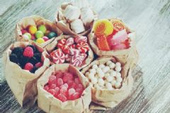 孩子應(yīng)該少吃什么？小孩不宜多吃什么食物？[圖]