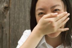 口臭該怎么緩解？有什么快速治療口臭的方法？[圖]