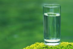 尿酸高每天要喝多少水？尿酸高多喝水有用嗎？[圖]