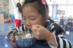 吃飯吧唧嘴是病，吃飯吧唧嘴是什么原因？[多圖]