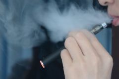 電子煙可以用來(lái)戒煙嗎？電子煙有哪些危害？[圖]