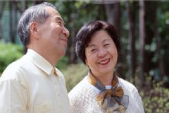 骨折會存在哪些并發(fā)癥？導(dǎo)致老年人骨折的原因有哪些？[圖]
