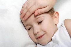 冬季寶寶發(fā)燒怎么散熱？冬季寶寶發(fā)燒怎么護(hù)理？[圖]