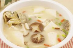 寶寶濕疹媽媽能喝鯽魚(yú)湯嗎？寶寶濕疹媽媽喝鯽魚(yú)湯好嗎？[圖]
