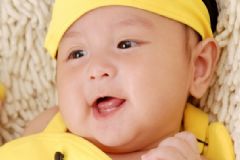 寶寶濕疹母乳擦臉嗎？寶寶濕疹可以用母乳抹？[圖]