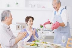 老年肺炎該怎么治？老年肺炎都有哪些臨床癥狀？[圖]