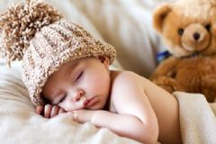 冬季寶寶發(fā)燒怎么辦？冬季寶寶發(fā)燒怎么降溫？[圖]