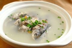 產(chǎn)婦奶水少吃什么能下奶？產(chǎn)婦喝鯽魚湯能下奶嗎？[圖]