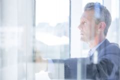 男性白頭發(fā)多是什么原因？男性白頭發(fā)多的原因有哪些？[圖]