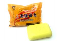 用硫磺皂洗頭發(fā)好嗎？硫磺皂洗頭發(fā)可以嗎？[圖]