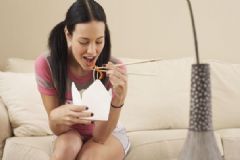 吃飯?zhí)煊惺裁磯奶?？吃飯?zhí)斓奈：κ鞘裁?？[圖]