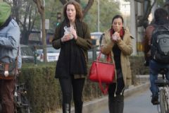 哪些飲食習(xí)慣會發(fā)胖？邊走邊吃有什么危害？[圖]