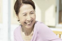 絕經(jīng)后怎么預(yù)防骨質(zhì)疏松？骨質(zhì)疏松吃什么食物可以補？[圖]