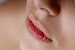 健康唇色是什么樣的？出現(xiàn)不健康唇色該怎么辦？[圖]