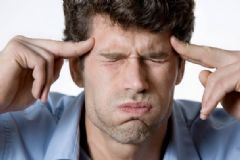 春季頭痛是什么引起的？春季頭痛吃什么可以治療？[圖]