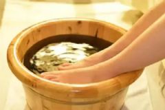 用橘子皮泡腳有哪些好處？體寒著應(yīng)該吃多哪些食物？[圖]