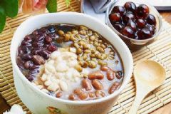 老年癡呆吃什么食物好？吃什么能預(yù)防老年癡呆？[圖]