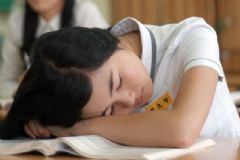 初中生睡眠不足怎么辦？初中生睡眠不好這么辦？[多圖]