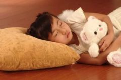 孩子晚睡怎么辦？孩子睡覺晚怎么辦？[圖]