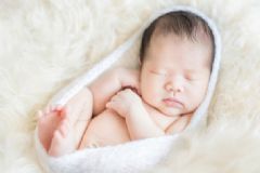 新生兒睡軟床好還是硬床好？新生兒睡軟床好嗎？[圖]