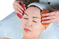眼部刮痧可以祛眼袋嗎？眼部刮痧需要注意什么？[圖]
