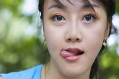 嘴巴脫皮是什么原因？嘴巴老是脫皮是什么原因？[圖]