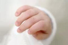 寶寶指甲上有白點(diǎn)是怎么回事？寶寶指甲上有白點(diǎn)是什么原因？[圖]