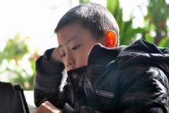 小孩耳朵紅熱怎么回事？小兒耳朵紅是怎么回事？[圖]