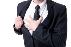 心臟病人突然發(fā)作怎么自救？心臟病自救怎么做？[圖]