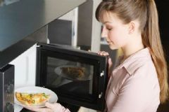 哪些食物不能用微波爐加熱？微波爐加熱食物有什么影響？[圖]