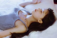 女生乳房里面硬硬的怎么回事？青春期胸部是硬的怎么辦？[多圖]