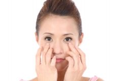 眼袋怎么按摩消除？去眼袋的按摩手法有哪些？[圖]