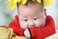 新生兒嘴唇發(fā)紫怎么回事？新生兒嘴唇發(fā)紫是什么原因？[圖]