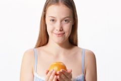經(jīng)期乳房脹痛是什么原因？經(jīng)期乳房脹痛是怎么回事？[圖]
