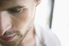 男人盜汗要怎么調理？治療男性盜汗的方法有哪些？[圖]