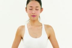 坐姿會導(dǎo)致乳房下垂嗎？乳房下垂的原因有哪些？[圖]