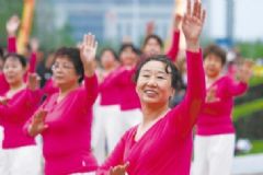 老人跳廣場舞好嗎？廣場舞對老人身體有哪些好處？[圖]