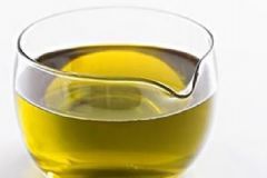 產(chǎn)后吃雞酒可以喂奶嗎？產(chǎn)后吃麻油有什么好處？[圖]