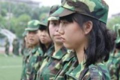 新生軍訓(xùn)場邊美容 軍訓(xùn)怎么護膚？[圖]